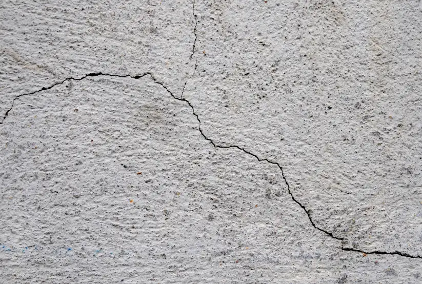 Hairline-_-Vertical-Cracks
