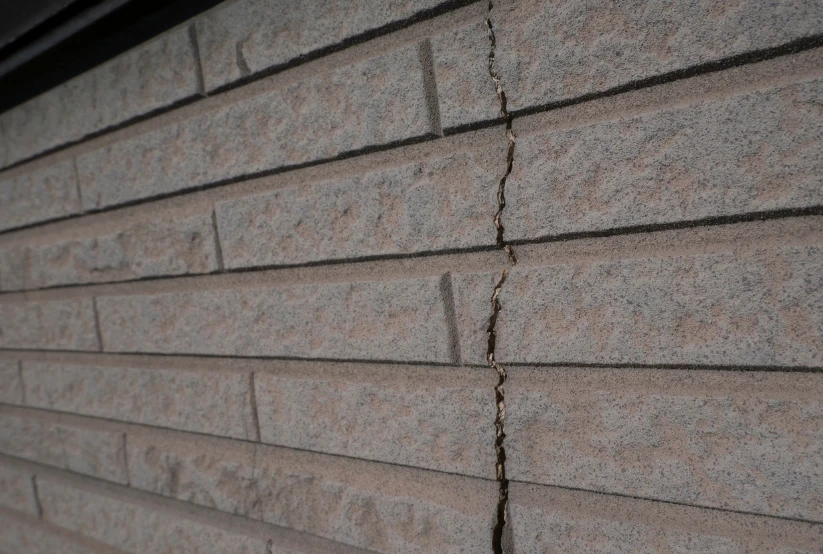 Horizontal-Cracks